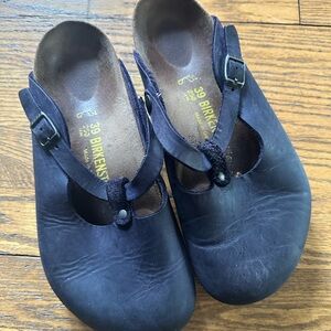 8.5 Wide navy blue/indigo leather Birkenstock clogs